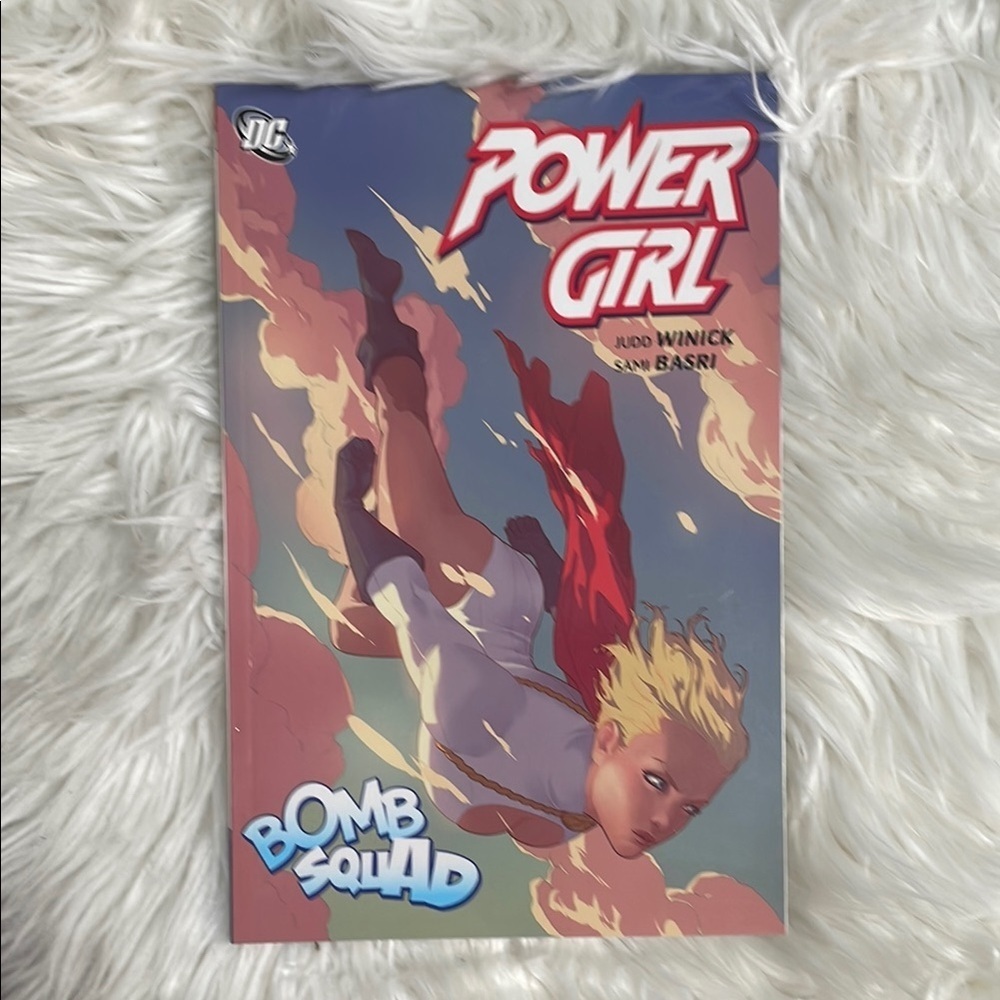 2011 Power Girl Comic Book paperback WINICK BASRI